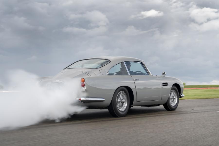  Aston Martin DB5 Goldfinger Continuation 2020 года  (фото 8 из 40)